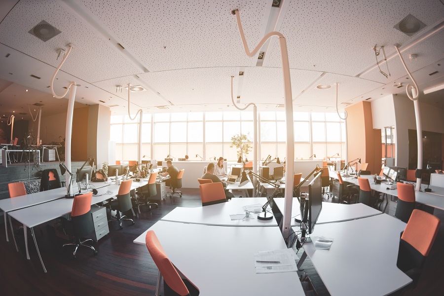 Die Evolution des Büros: Ein Rückblick auf die Veränderungen in der Bürowelt, von den ersten Büros bis zu den modernen Co-Working Spaces